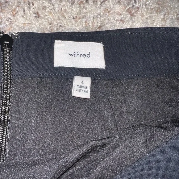 Aritzia Wilfred Black Mini Skirt - Picture 2 of 3